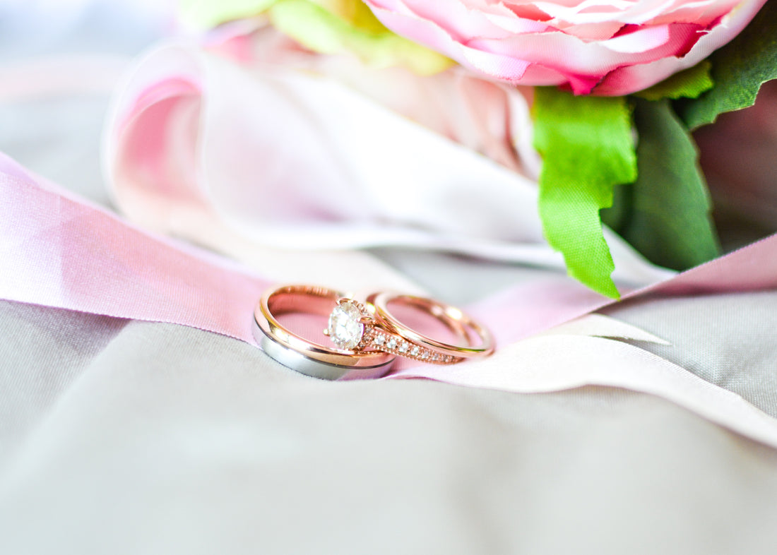 婚約指輪、結婚指輪の違いとは?