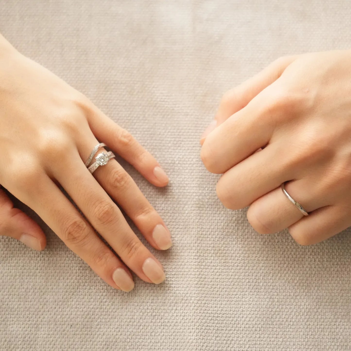 アルコバレーノの婚約指輪エンゲージメントリングとラボグロウンダイヤモンド