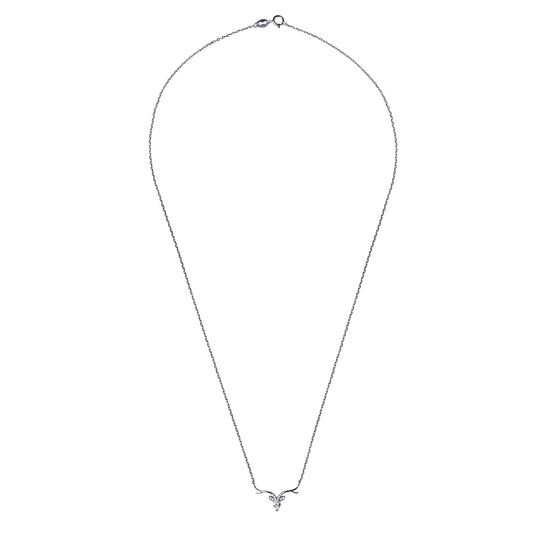 鹿のプラチナネックレスとラボグロウンダイヤモンド