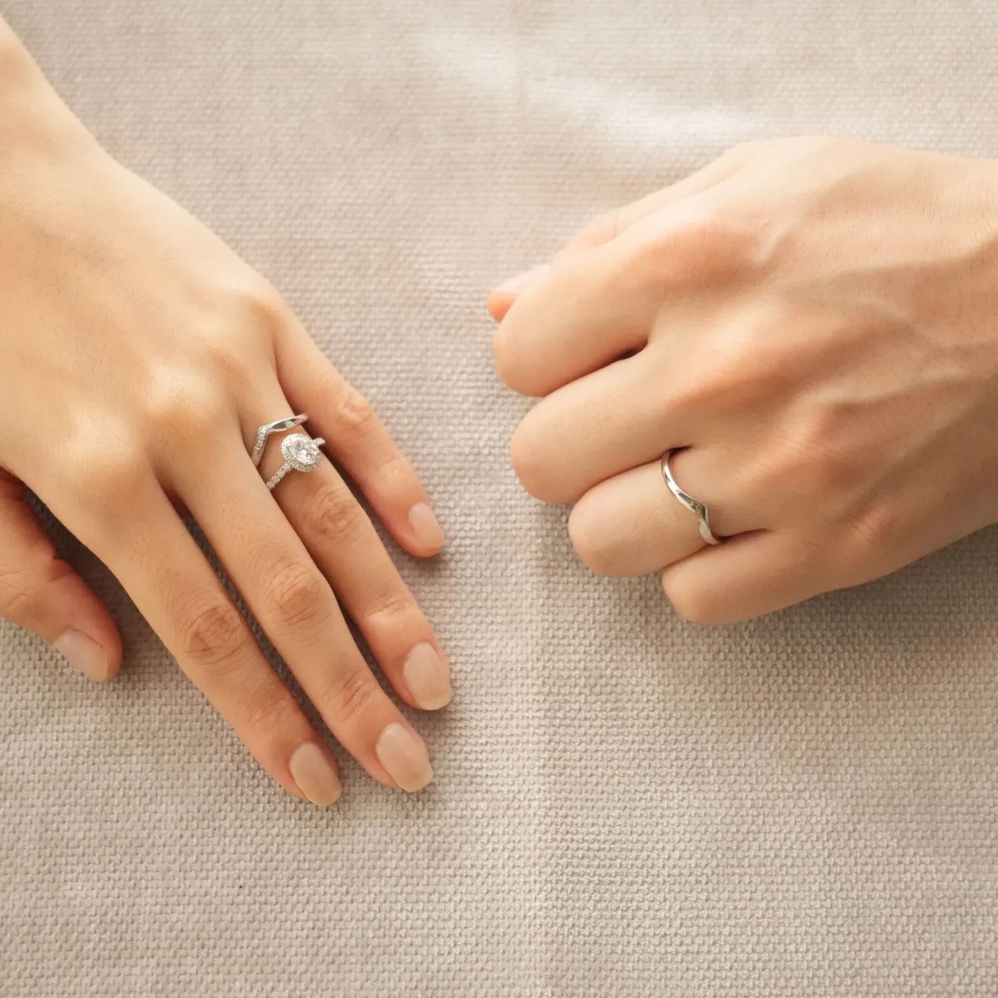 婚約指輪スピラーレと結婚指輪フォルトゥーナ重ね付けのラボグロウンダイヤモンド