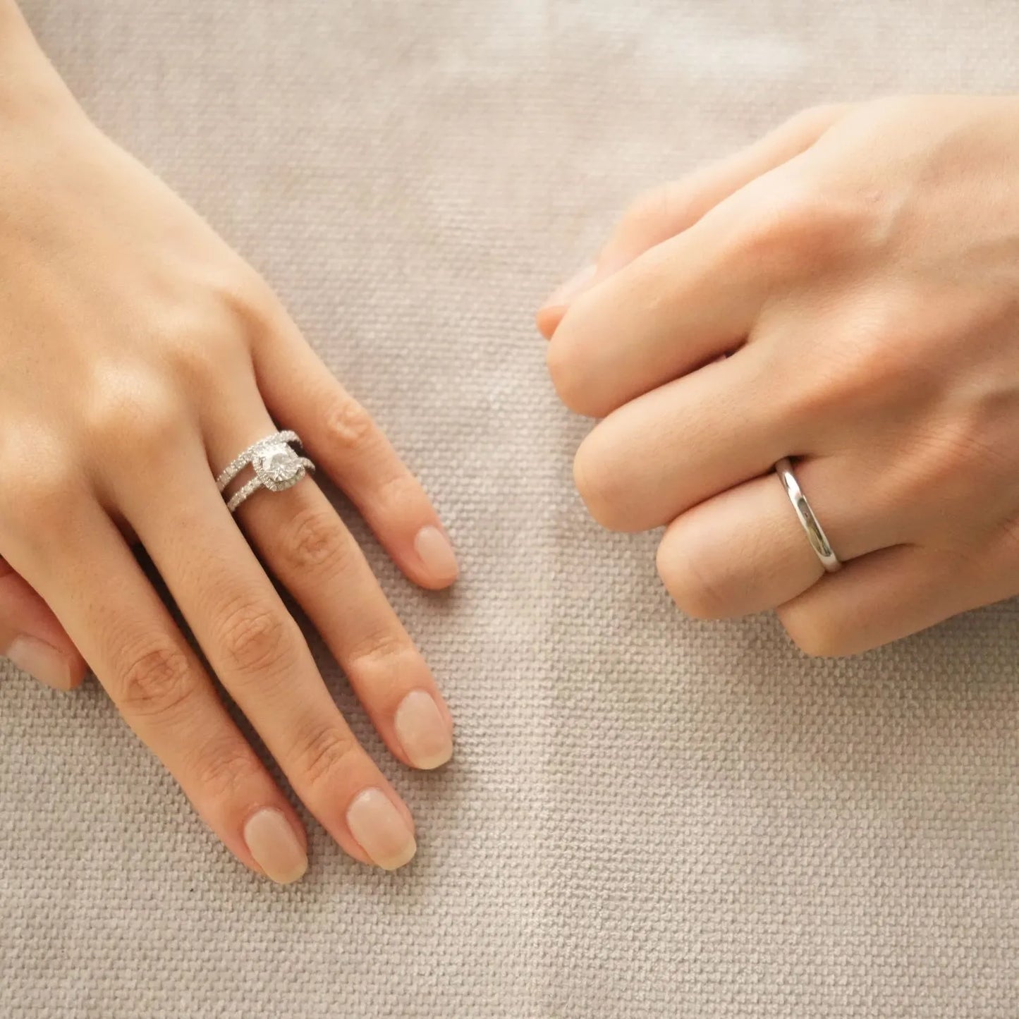 婚約指輪スピラーレと結婚指輪ソニート1.0ctのエタニティ重ね付けのラボグロウンダイヤモンド