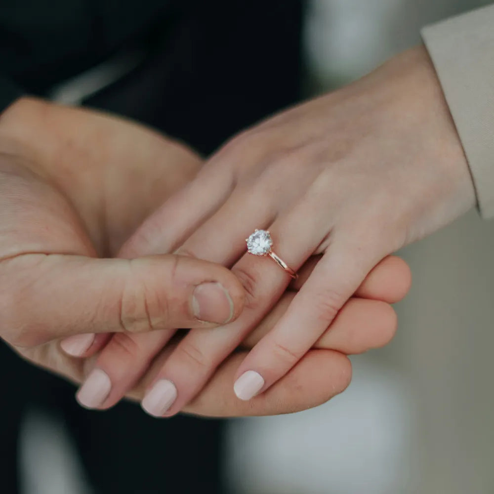 かわいい婚約指輪なら、選択肢の広いラボグロウンダイヤモンドがおすすめ