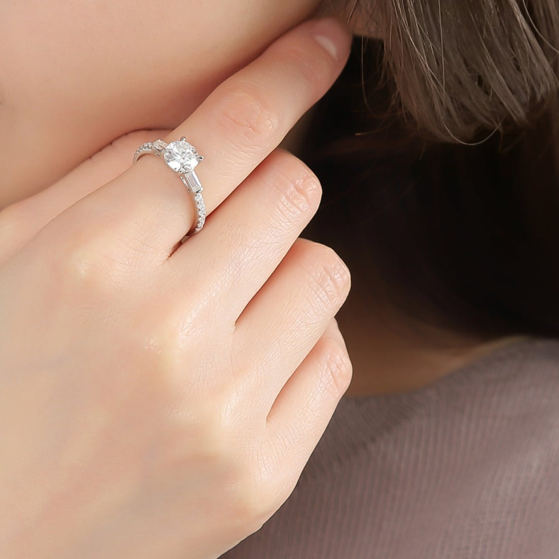 結婚指輪のレガーメとラウンドブリリアントカットのラボグロウンダイヤモンド1ct