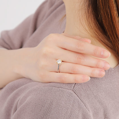 婚約指輪ルーチェのk18ゴールドとラウンドブリリアントカット1ct